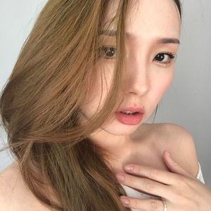 Meet your Posher, Лия